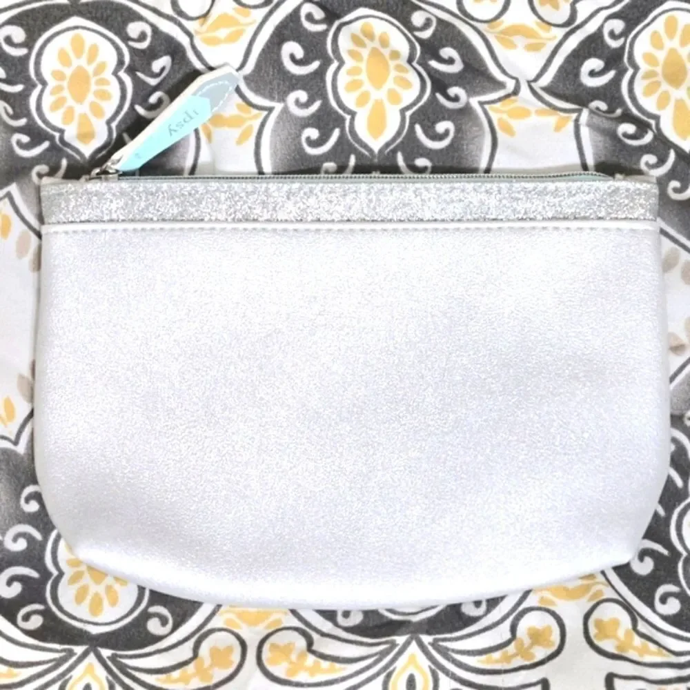 👝3/$10 Ipsy Cosmetic Bags
